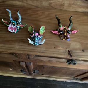 ミチョアカン州の小さな「悪魔」マスク、メキシコ民芸品、オクミチョ