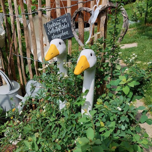 Gartenstecker Keramik Gans groß Frostfest Dekoration Outdoor