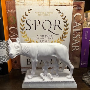 カピトリーノのローマの狼の像 - ロムルスとレムスと雌狼の動物彫刻