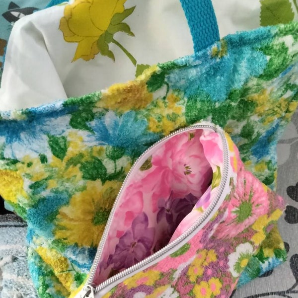 Retro Flower Pattern - Sustainably Made Gym Bag