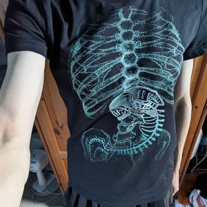 Alien X-ray T-shirt / Xenomorph Anatomy 100% Cotton Tee / Men's
