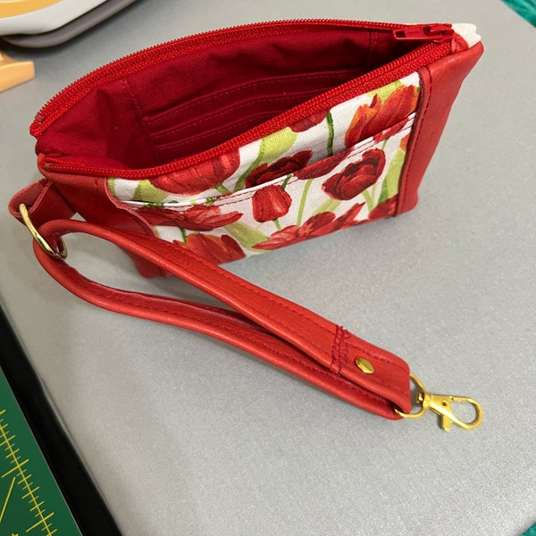 Norfolk Pouch Sewing Pattern+ Video, Two Sizes: Zipper Wristlet, Card ...