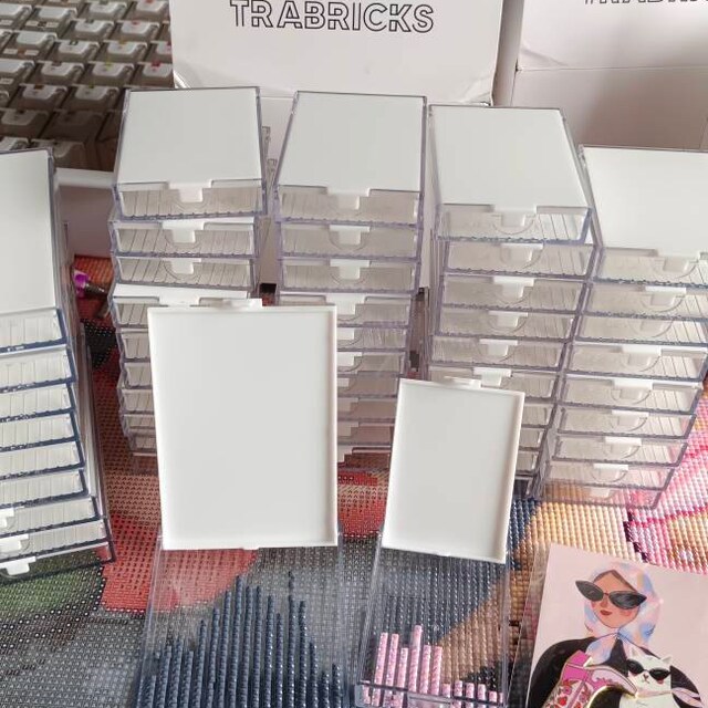 Trabricks 【トラブリックス】Diamond Cateared Trabricks、蓋付きの積み重ね可能なダイヤモンドペイン