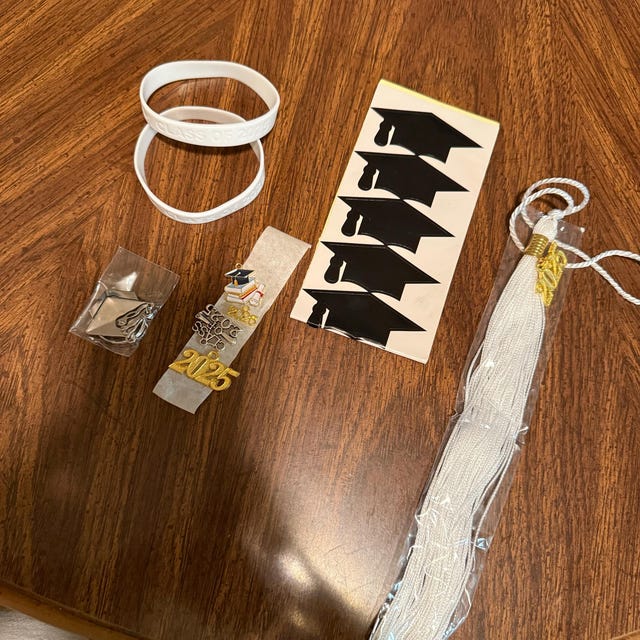 2026 Graduation Tassel With Signet Charm - Maroon & Gold 9-inch Tassel For Graduation Cap