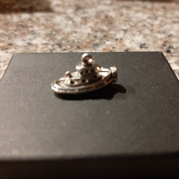 thumbnail interactive-video image 1 of Siberian Husky Dog Charm - 925 Sterling Silver - Animal Lover Pendant Gift 1 of 2