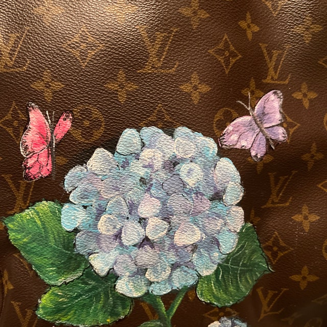 Louis Vuitton Custom Painting by Pinky Lizares  Painted handbag, Fancy bags,  Handpainted bags