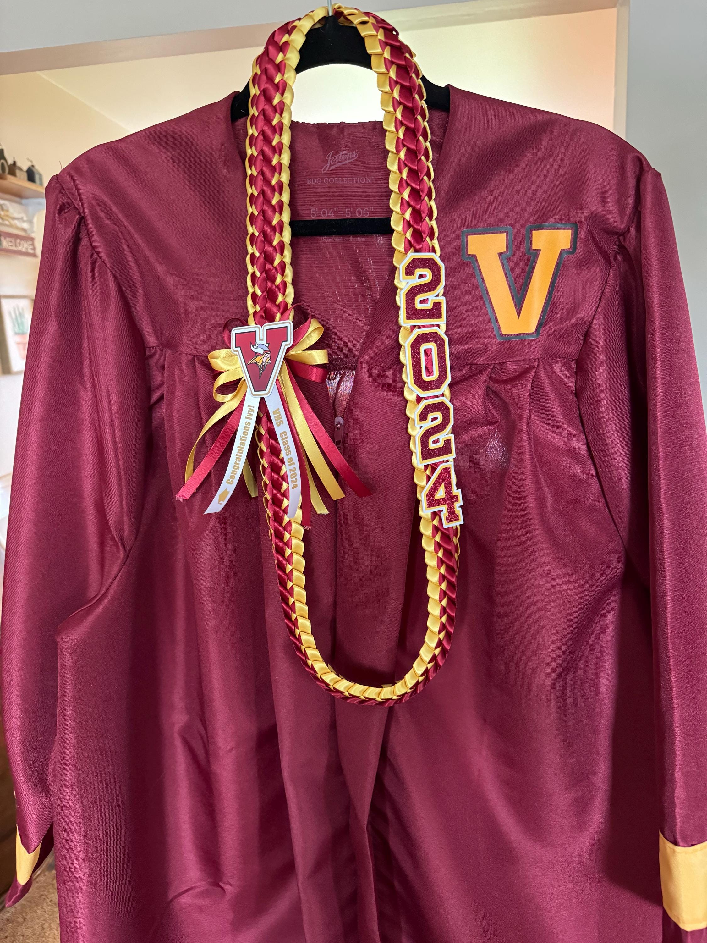 Abschluss-Lei - individuell an jedes College- oder Highschool-Logo und jede Highschool-Farbe angepasst - Personalisierter Lei, Klasse von 2025, Senior Night Lei