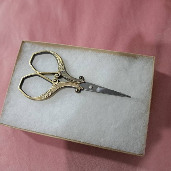 Square Handle Embroidery Scissors • Art Deco Style Quilting Scissors in ...