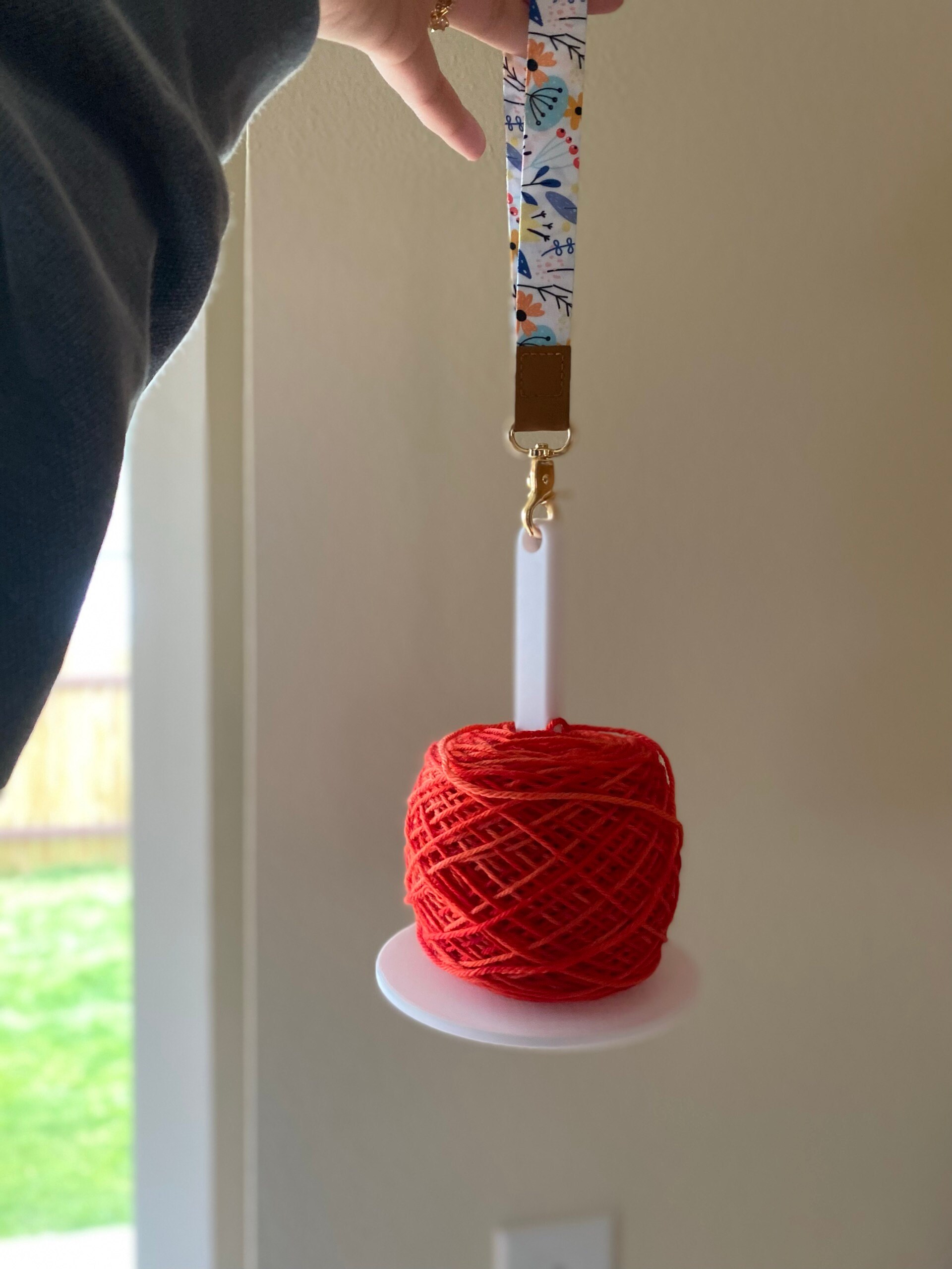 Portable Yarn Holder, Travel Wrist Hanging Yarn Cake Dispenser, Gift for Crocheter