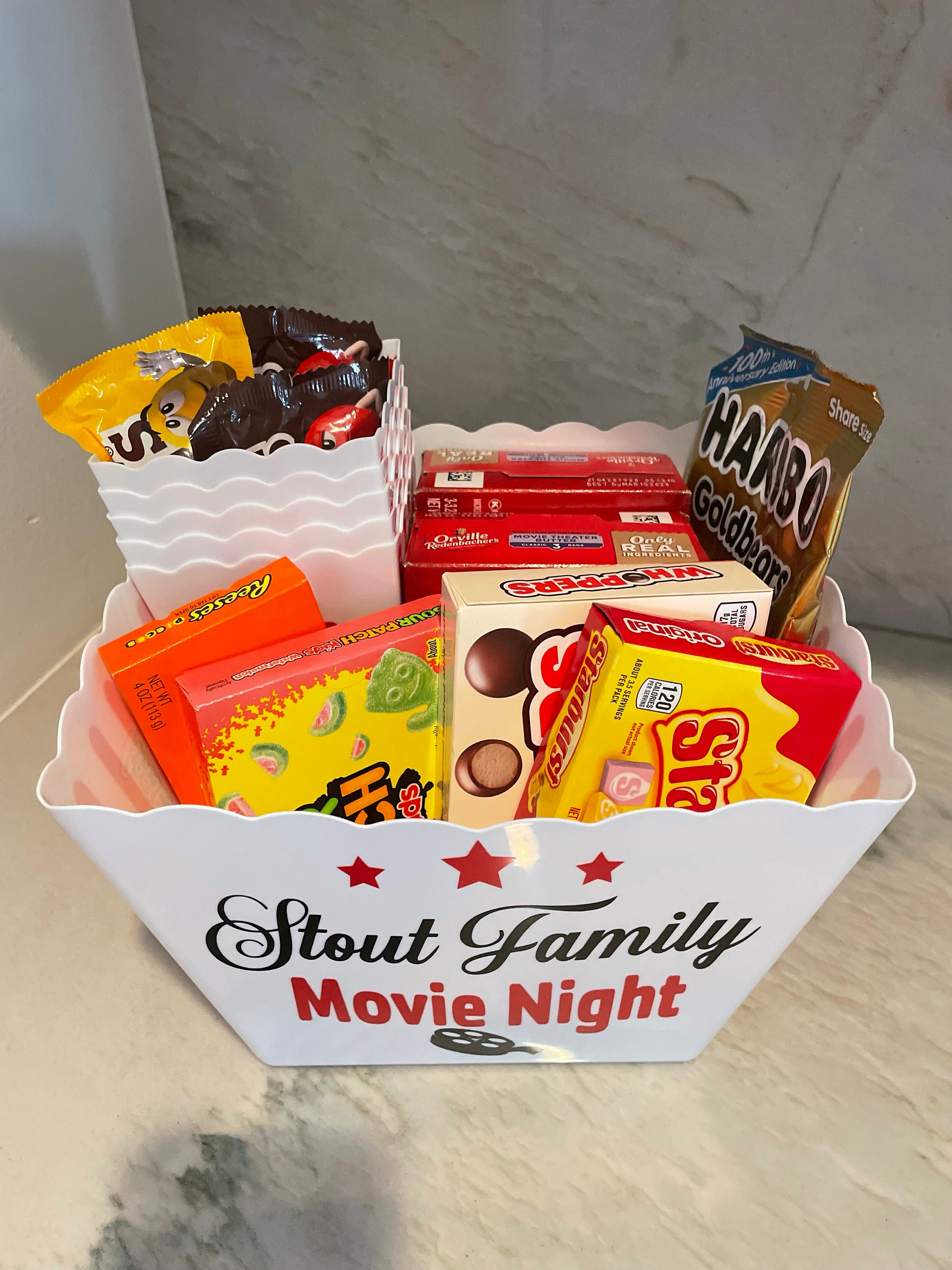 Personalized Popcorn Set /Personalized Popcorn Tub/ Party Favors, Family Gifts, Party Favors Popcorn. Gift Basket