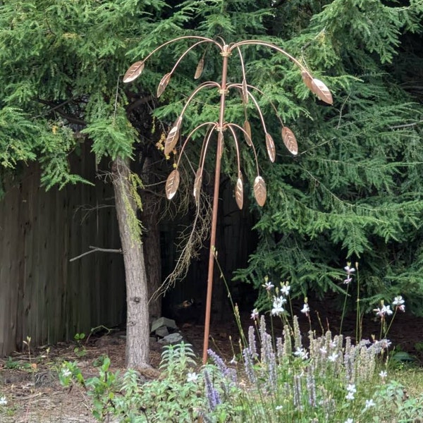 Stanwood Windskulptur – Kinetischer Kupfer-Dreifach-Spinner 'Fallendes Laub', Höhe Ca. 2,1 M