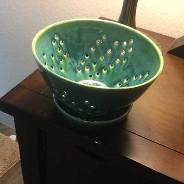 Large Berry Bowl - Colander - Forest Green - MADE TO ORDER - Etsy