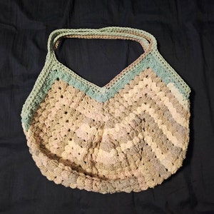 Dayanna added a photo of their purchase