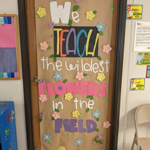SPRING FLOWERS Door Decor Classroom Bulletin Board April Door Set ...