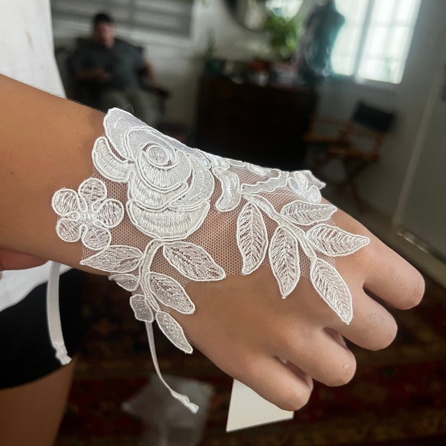 ウェディングアクセサリー GANISONG Bridal Flower Garden Gloves White 71YEXUZ-AlL._UY1000_.jpg