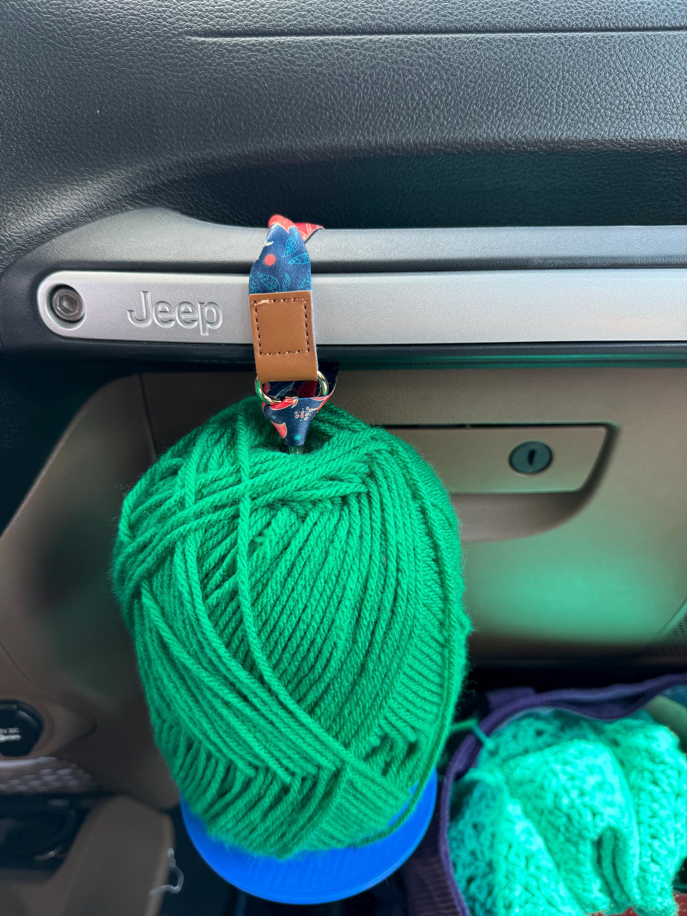 Portable Yarn Holder, Travel Wrist Hanging Yarn Cake Dispenser, Gift for Crocheter
