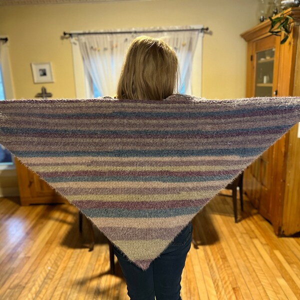 CROCHET PATTERN + VIDEO - Never Ending Shawl - Bottom-up Triangle Shawl ...