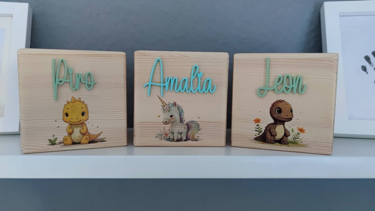 Personalized wooden money box for children: securely lockable and decorative. Ideal gift for birthdays, christenings or Easter.