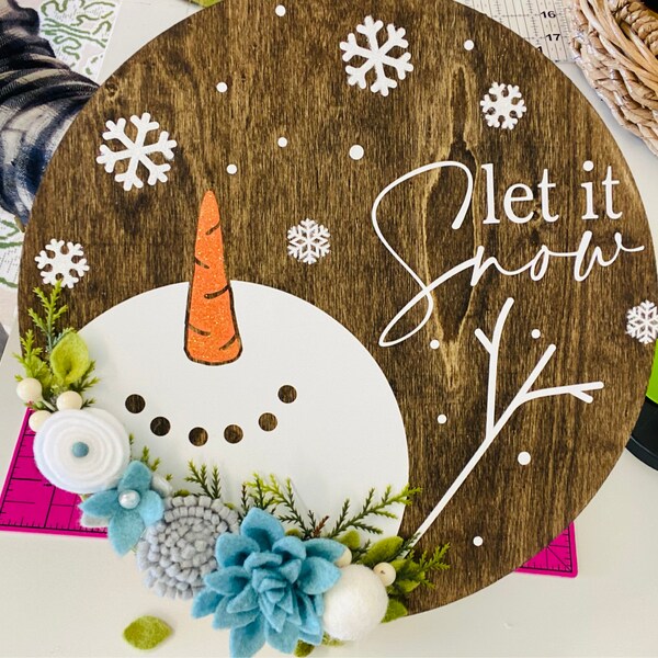 Let It Snow Snowman SVG | Christmas Round Sign Design - Etsy