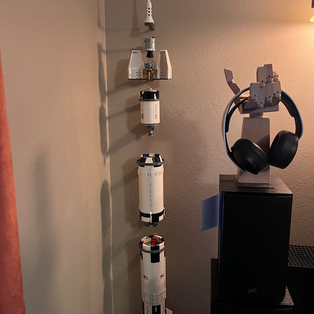 Buy Wall Mounting Kit for Displaying Apollo Saturn V Rocket Online