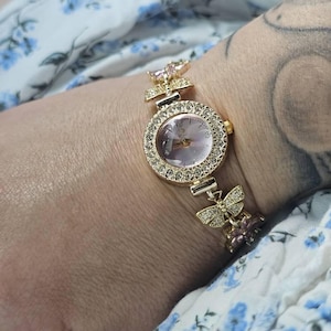 Ashlea added a photo of their purchase