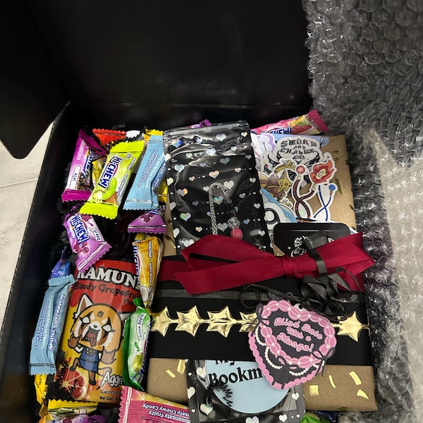 Mystery Manga Gift Box, Wrapped Book Surprise Volume 1, Japanese Snacks ...