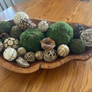  NAHUAA 18pcs Moss Balls for Easter Decor, 6pcs 3.2 Moss Balls  Decorative+ 12pcs 2.4 Green Moss Balls, Decorative Balls Vase Filler for  Bowls Table Centerpiece Home Wedding Garden Decor : Home