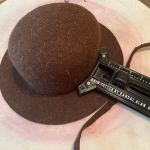 V1 Brim Cutter by Randal Alan - Stiff Felt Rounding Jack V1 Brim Cutter by Randal Alan - Stiff Felt Rounding Jack