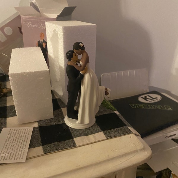 True Romance Interlocking Wedding Cake Toppers - Light Skin Tone Groom ...