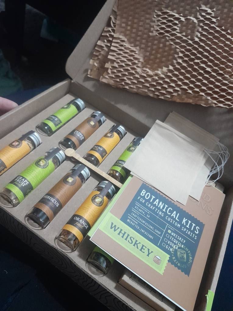 Unique Barware Gift for Dad, Best Whiskey Infusion Kit, Bourbon Birthday Gift for Him, Cocktail Anniversary Present for Husband or Boyfriend
