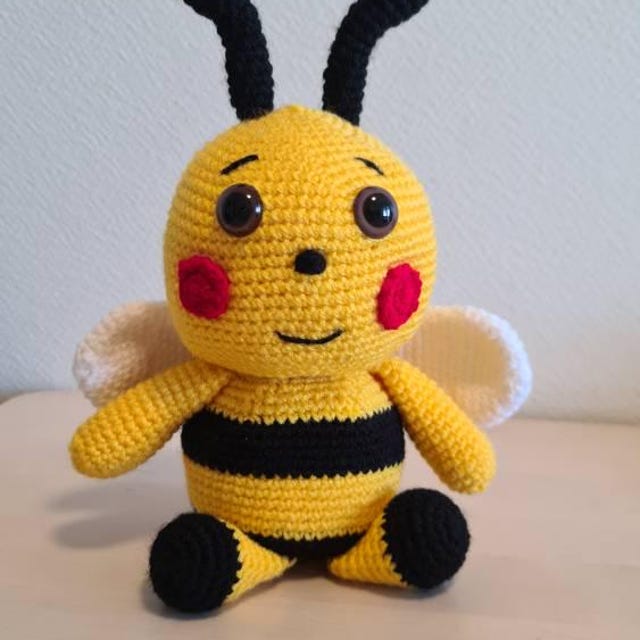 ミツバチ仔羊 アーティストベア 海外作家様 ハンドメイド ぬいぐるみ ユニーク あみぐるみミツバチの編み図 – 簡単なDIYぬいぐるみチュートリアル