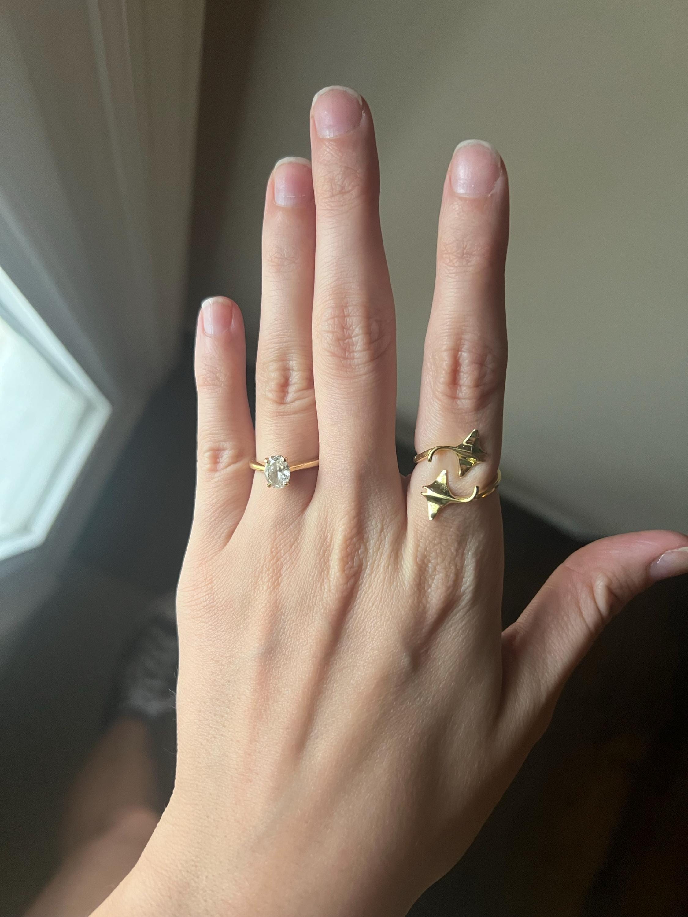 Gold-Manta-Rochen-Ring – 925er Sterlingsilber mit 18 Karat Goldauflage, Zwillings-Manta-Rochen, verstellbarer Ring, Au'au Channel Whales Collection