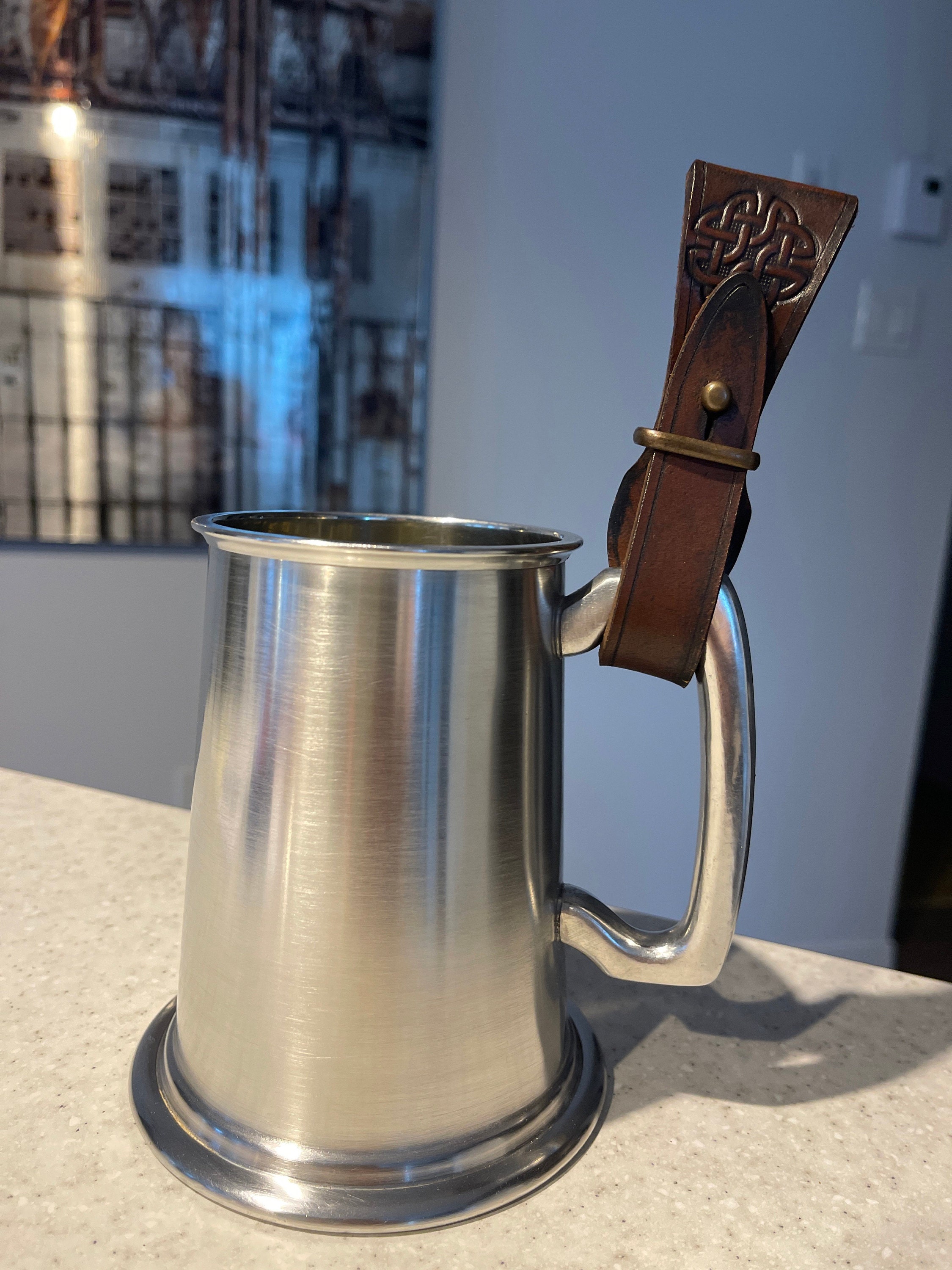 Leather Mug holder, tankard strap for belt, key ring holder, renaissance faire belt accesory, medieval viking celtic cosplay costume LARP