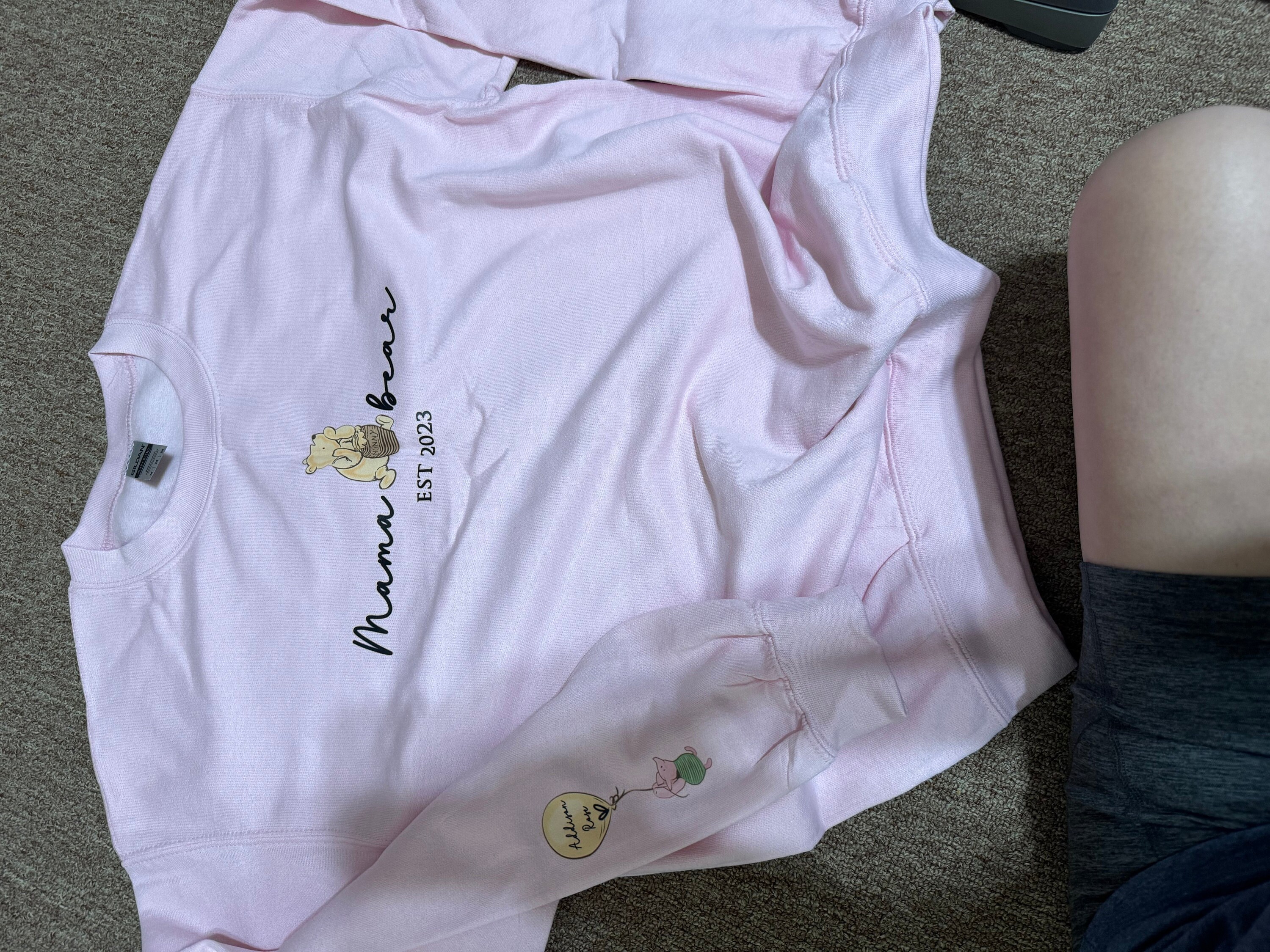 Mama Bear Sweatshirt. Personalised Mum Sweatshirt with children&#39;s names. Winnie the Pooh Sweatshirt  gift for Mum. Mama Bear Jumper.