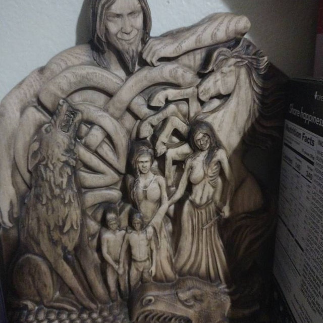 ロキ一族の木彫像、北欧異教の神々の木彫り - Etsy 日本