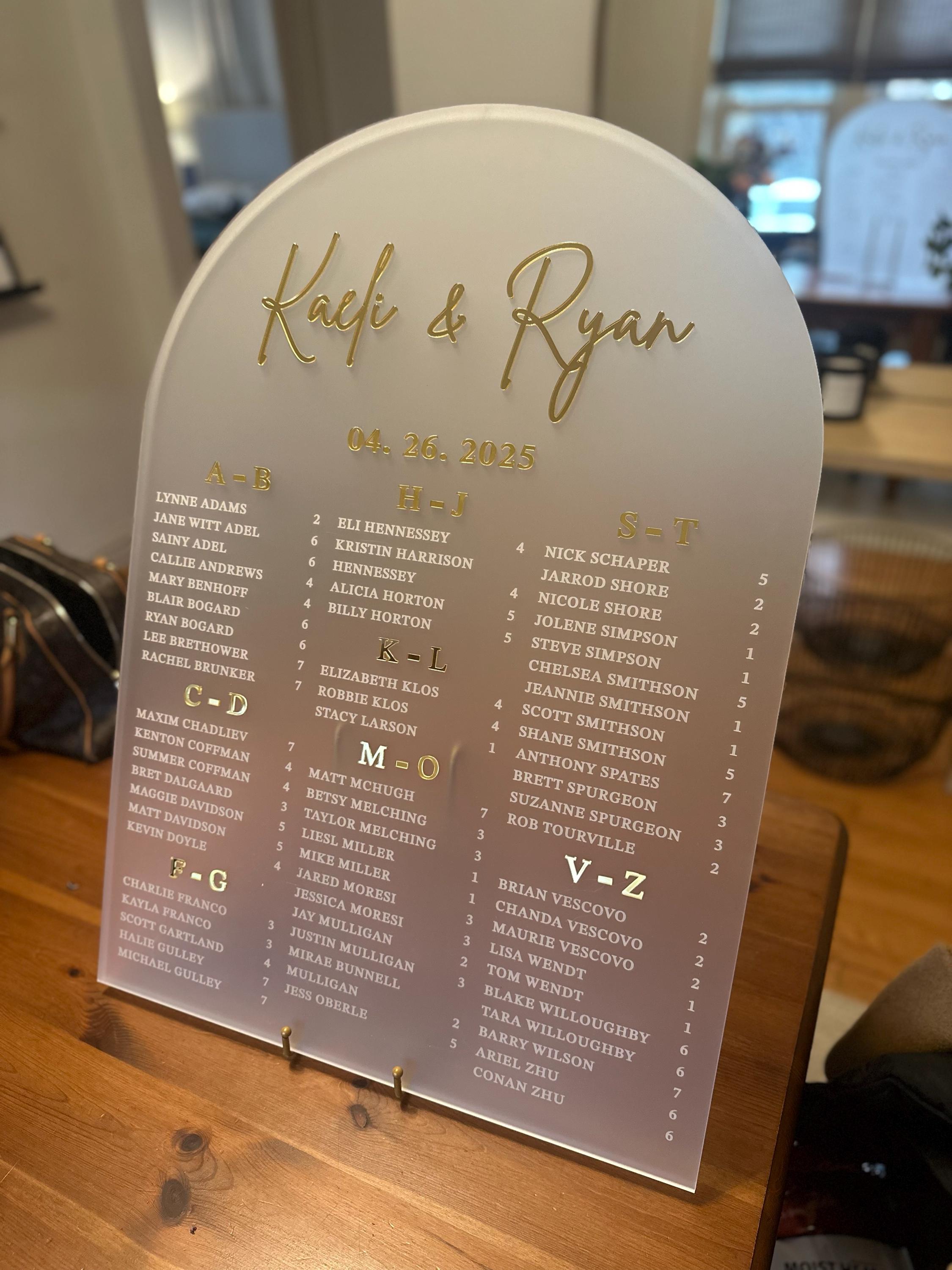 Sitzplan für die Hochzeit – Acryl-Sitzplan – Tisch-Sitzplan – Alphabetischer Sitzplan – Sitzplanschild