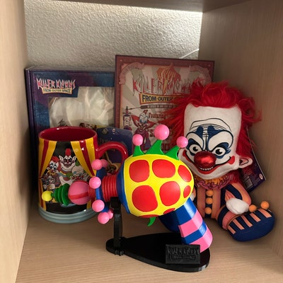 Killer Klowns From Outer Space Cotton Candy Space With Display Stand ...