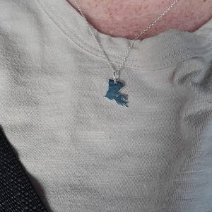 ルイジアナ州チャームネックレス（お住まいの都市の近くにあるハートが