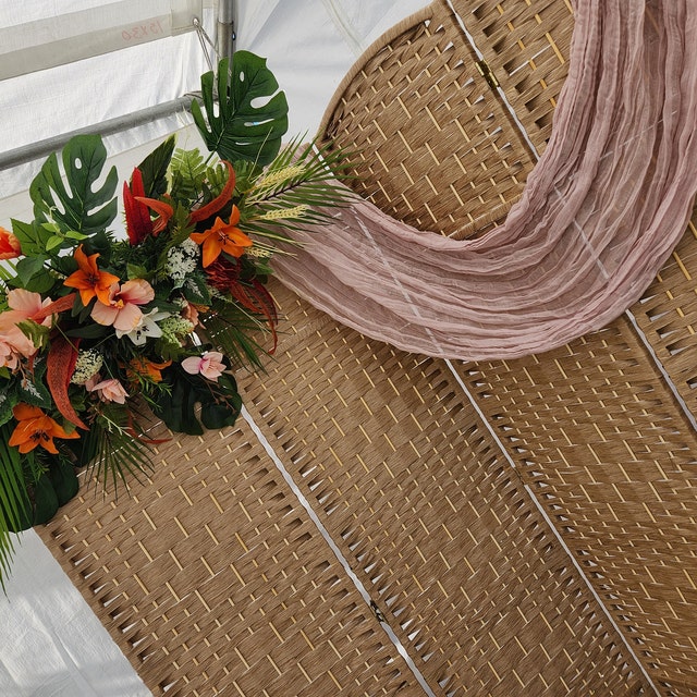 Wedding Arch Corner Swags - Flower Tutorials, Recipes & Supplies