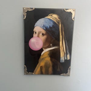 Girl With A Pearl Earring Bubblegum Wall Art – Altered Art, Urban