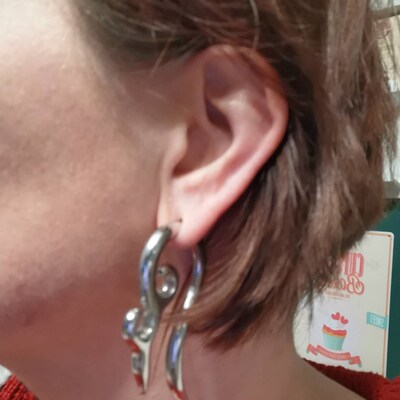 CHICNET Tribal Holz Plug Mit 3 Löchern - Handgeschnitzte Ohrringe Aus Teakholz & Sonoholz