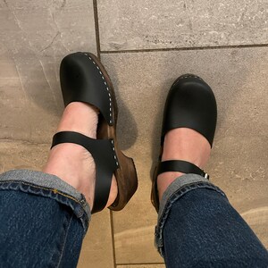 Sabots Suédois Suède Cuir Noir En Bois Bas Par Lotta De | Etsy Canada