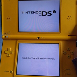 Nintendo DSi XL Console - Yellow - with Games and Charger