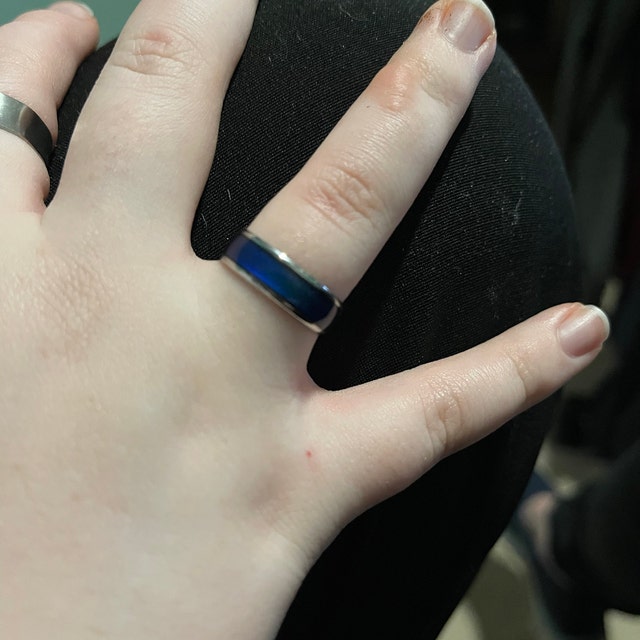 Ring that changes color depending on your mood hot sale