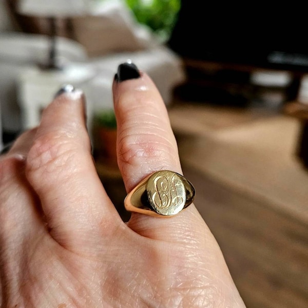 9ct Solid Gold Oval Signet Rings. Bespoke, Monogramme Engraving 9ct ...