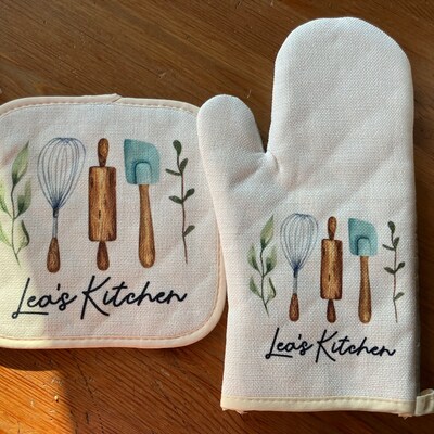 Gibson Tartan Crest Oven Mitt And Pot Holder (2 Oven Mitts + 1 Pot Holder)