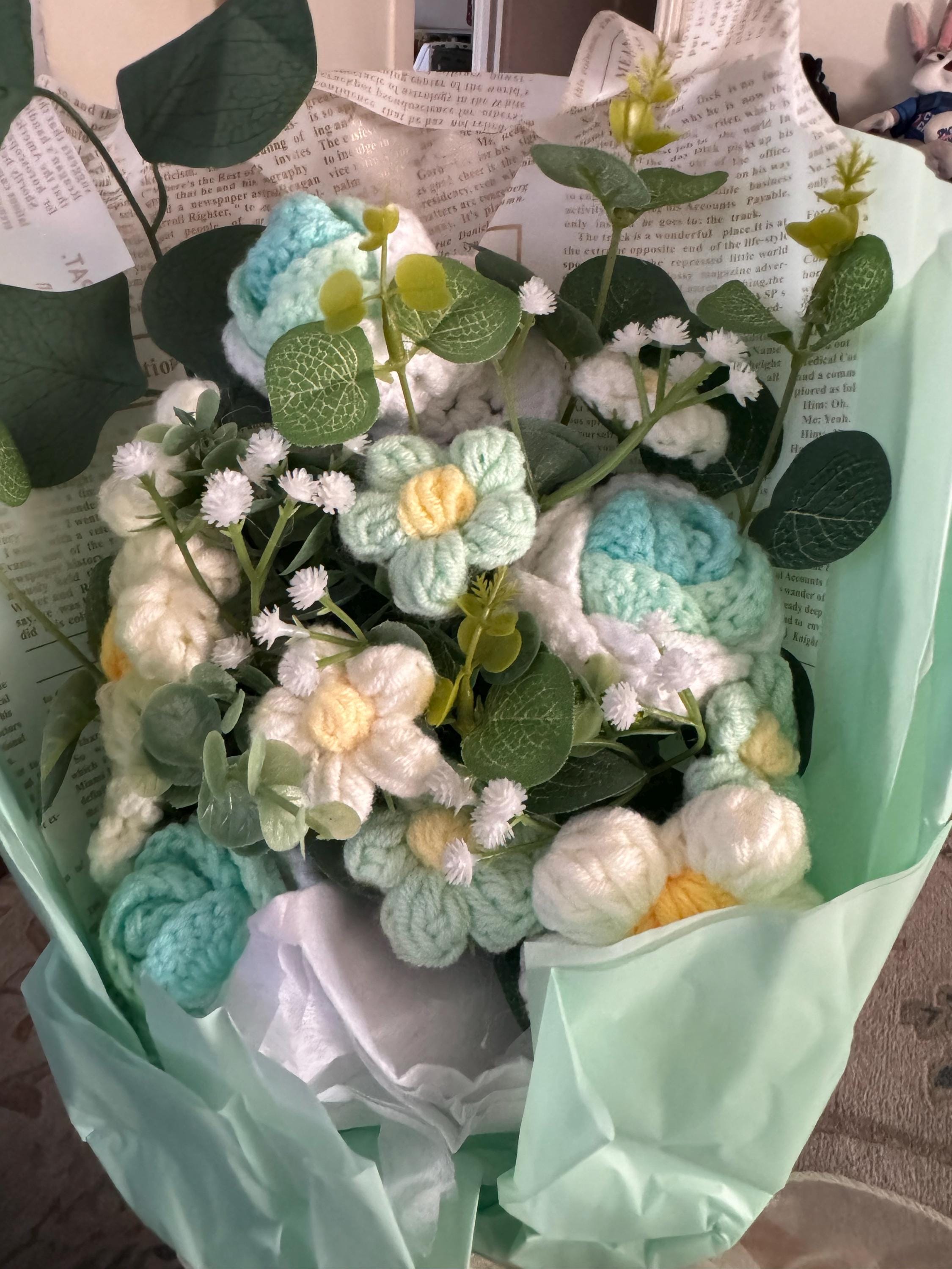 Handmade Crochet Bouquet, Bouquet for Anniversary/Birthday, Valentine&#39;s Day crochet Bouquet, Halloween gifts, Gifts for mom
