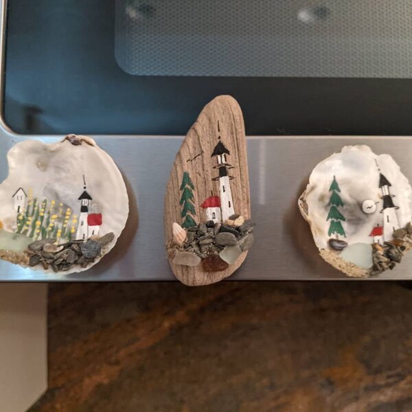 Hand Painted Maine Scallop Shell Ornament - Maine Lobsters Toasting Red ...