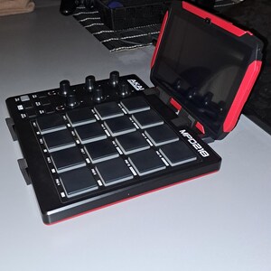 Clip Stand Holder for AKAI MPD218 Attach Your iPad Tablet / iPhone