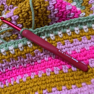 Tulip Etimo Rose Crochet Hook Set of 10 With Scissors / Needles / Ergonomic  Crocheting , Baby Socks, Bags Knitting Tool 